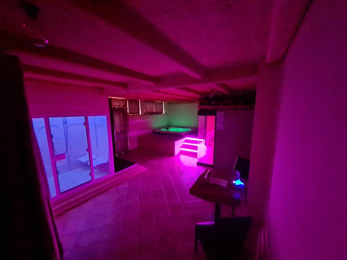 Castel Condino Chalet Chapeau Rar מראה חיצוני תמונה