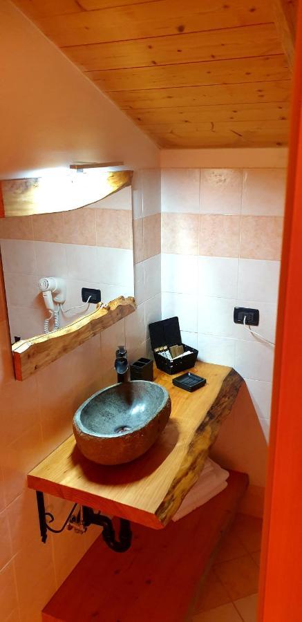 Castel Condino Chalet Chapeau Rar מראה חיצוני תמונה