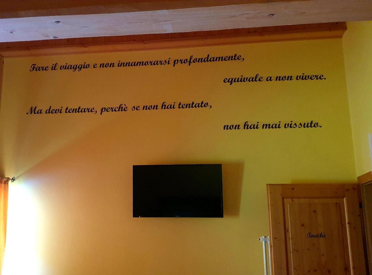 Castel Condino Chalet Chapeau Rar מראה חיצוני תמונה