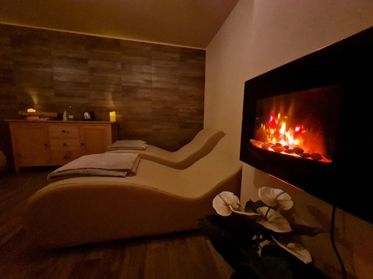Castel Condino Chalet Chapeau Rar מראה חיצוני תמונה