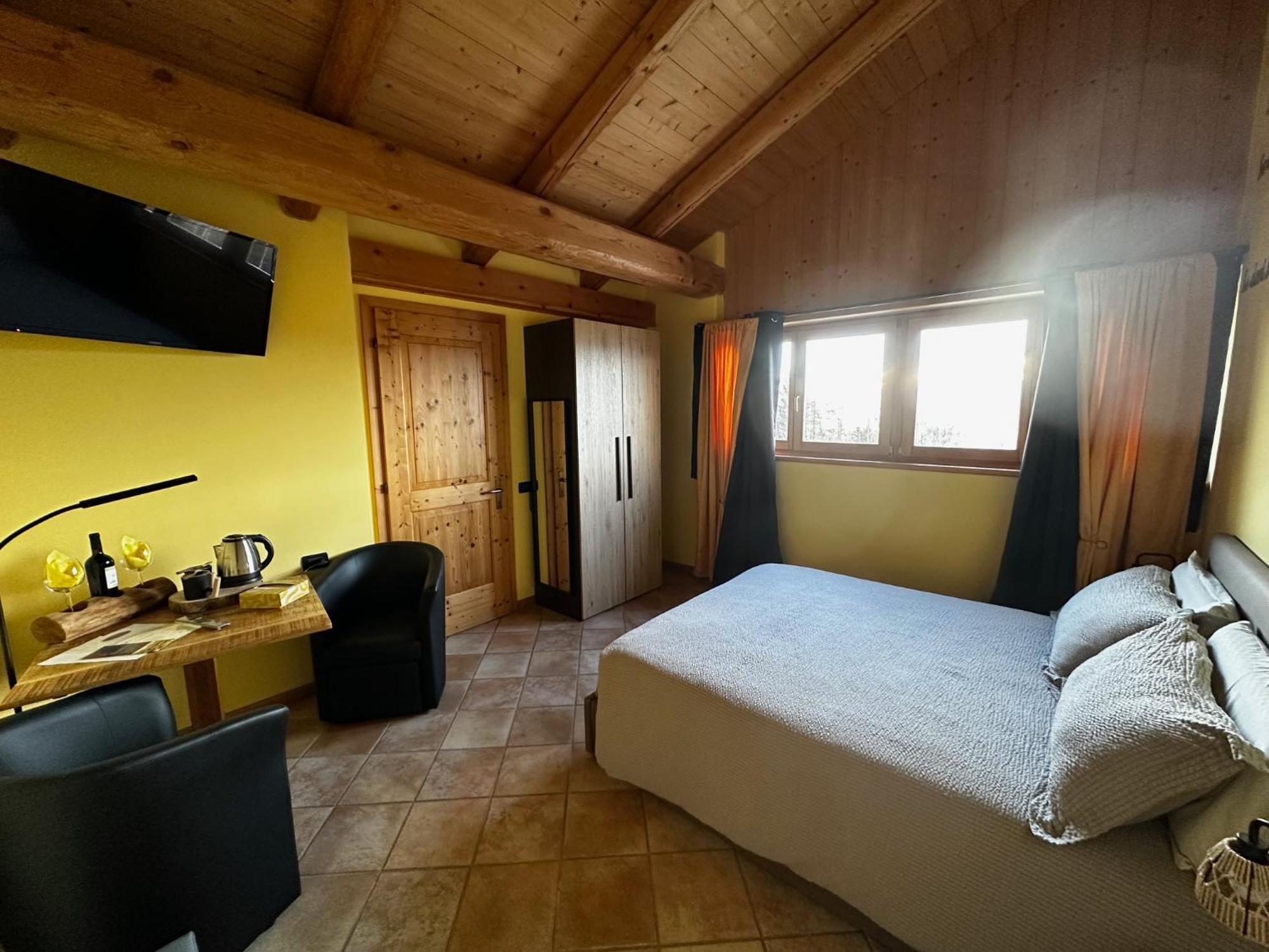 Castel Condino Chalet Chapeau Rar מראה חיצוני תמונה