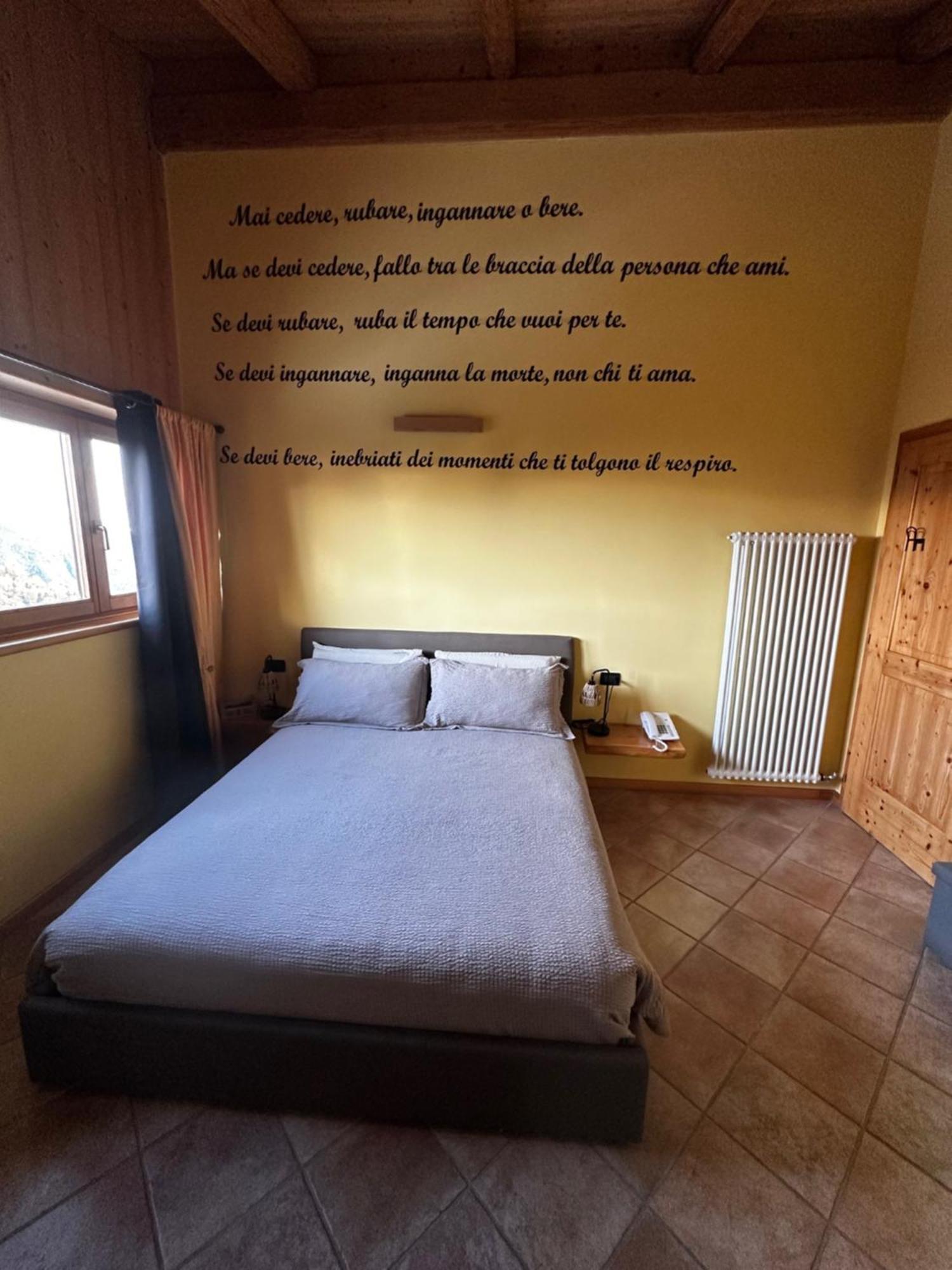 Castel Condino Chalet Chapeau Rar מראה חיצוני תמונה